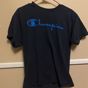 Men’s Champion T-Shirt Color: Navy Size: Medium